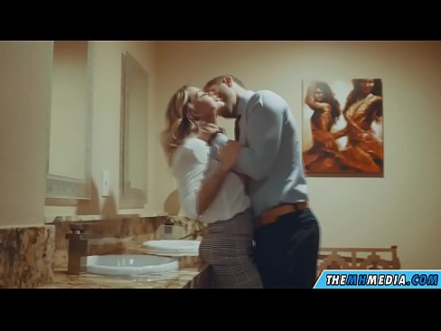 ❤️ Όταν μια πλούσια ξανθιά σε αποπλανεί σε μια δημόσια τουαλέτα ☑ στο el.pornochaturbate.ru ❌